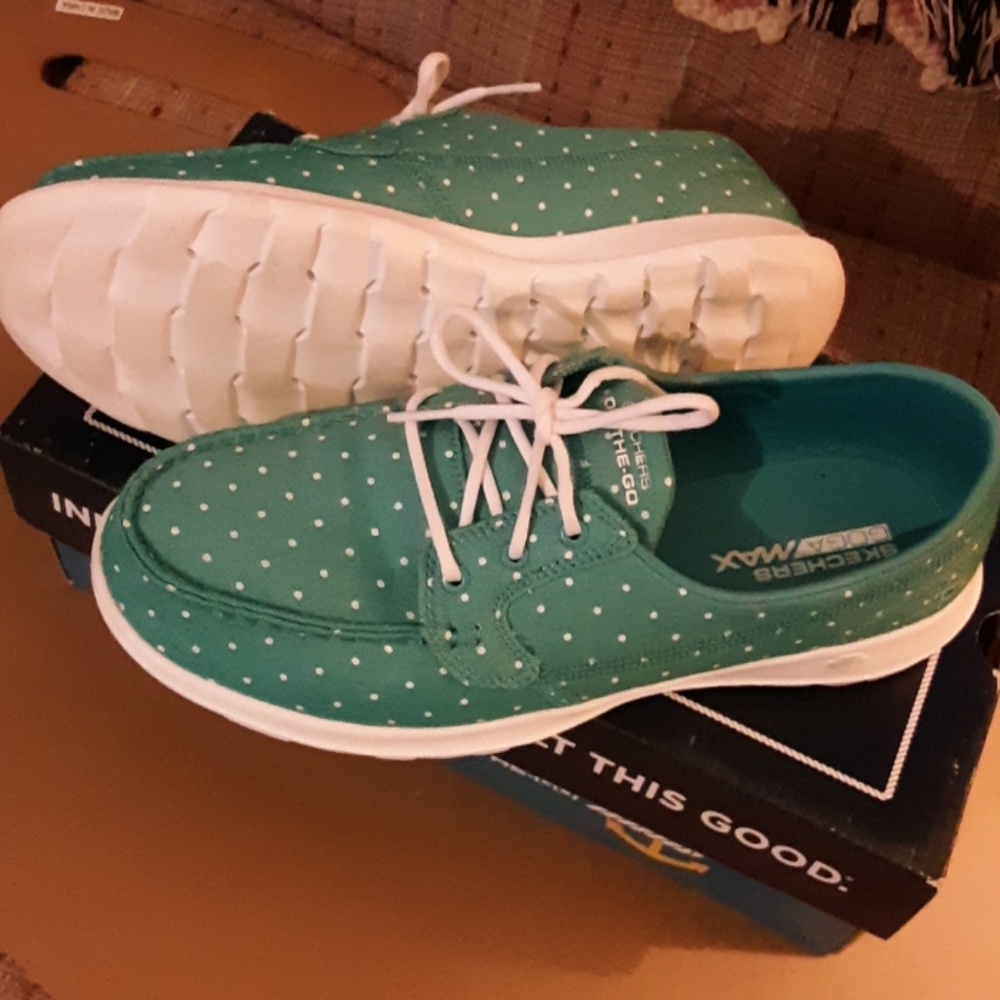 shoes - Picture 3 of 3